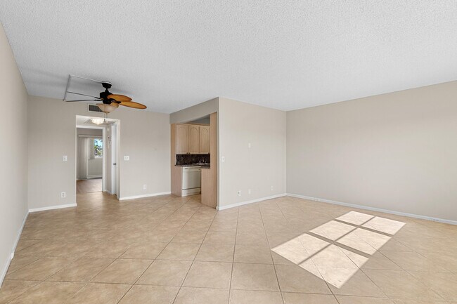 Building Photo - 3013 Wolverton E