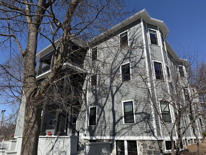 Building Photo - 63 Waterhouse St