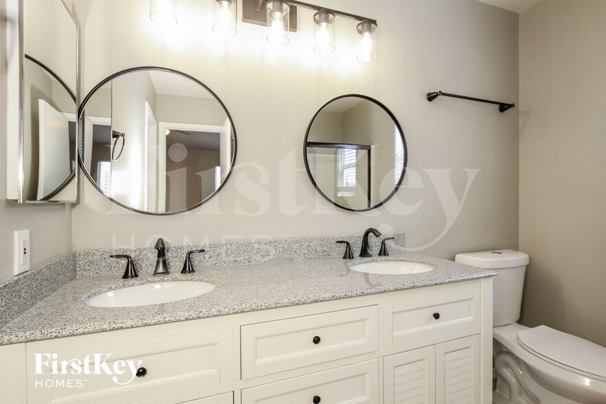 Building Photo - 6396 N 81st Dr