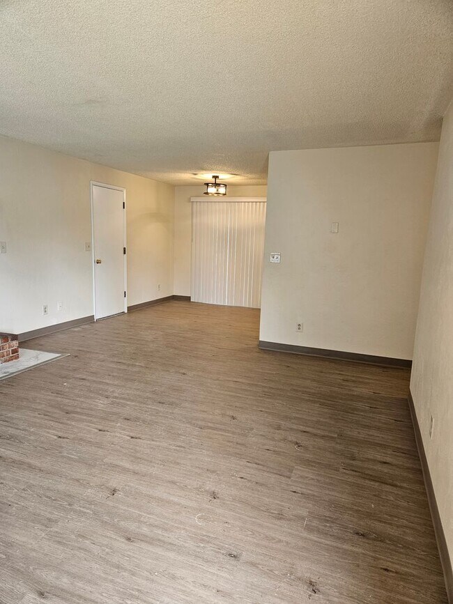 Building Photo - Beautiful Remodeled Home.