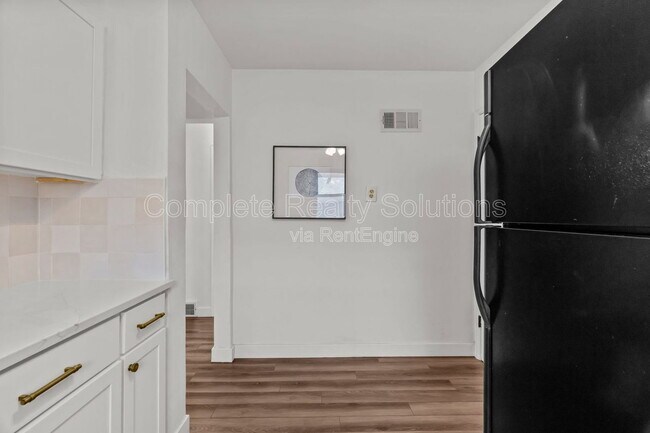 Building Photo - 5655 Potomac St
