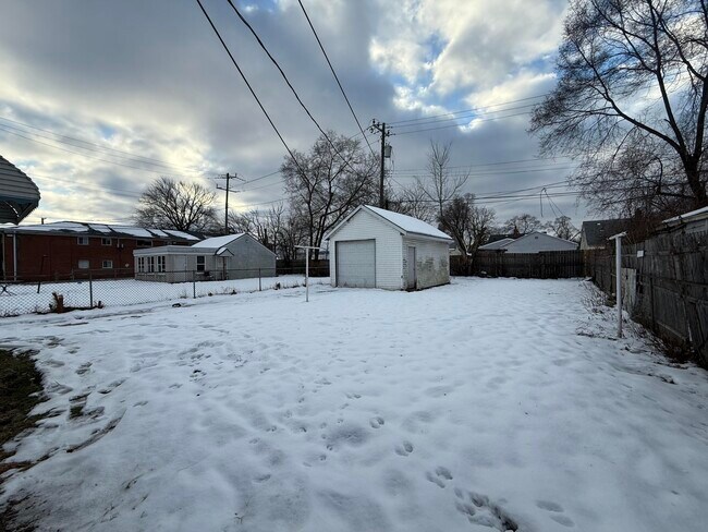 Building Photo - 7243 Dacosta