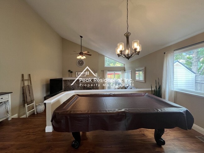Building Photo - Wonderful 3bd/2ba Orangevale Home with 2 C...