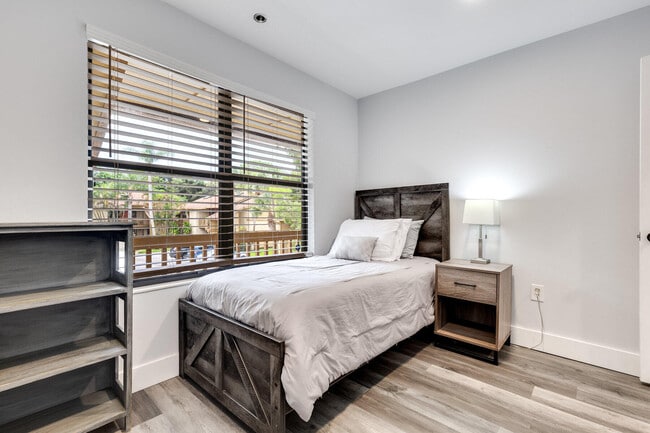 Building Photo - 13155 Chadwick Ct