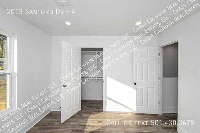 Building Photo - 2013 Sanford Dr