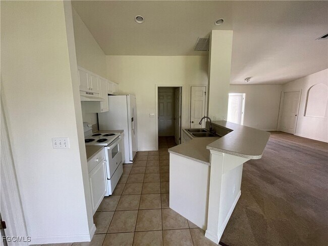 Building Photo - 1005 SW 32nd Terrace