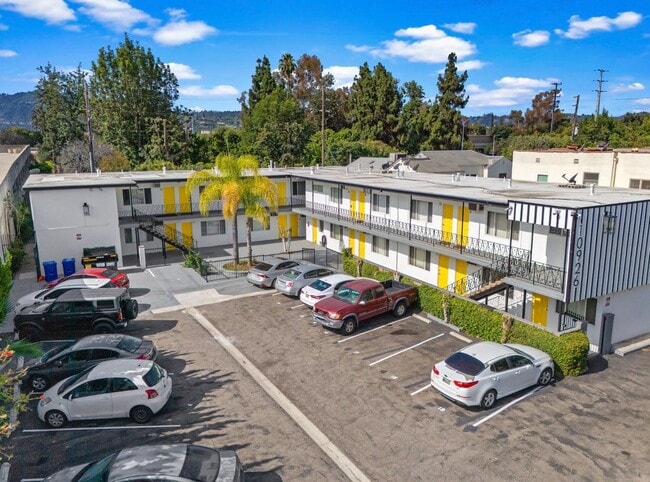 Building Photo - 10926 Hortense St