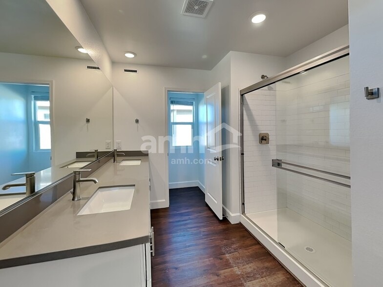 Building Photo - 2742 Hot Cider Ave