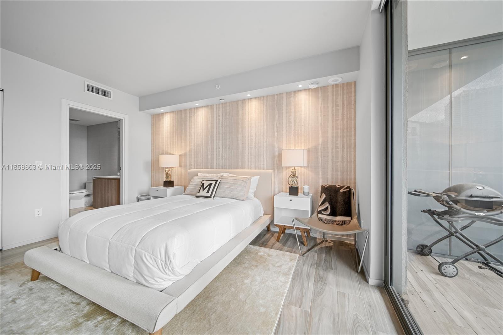 Building Photo - 801 S Miami Ave