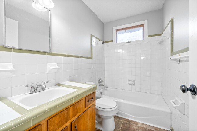 Building Photo - 113 Tandy Dr
