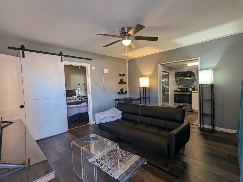 Building Photo - 146 2nd St