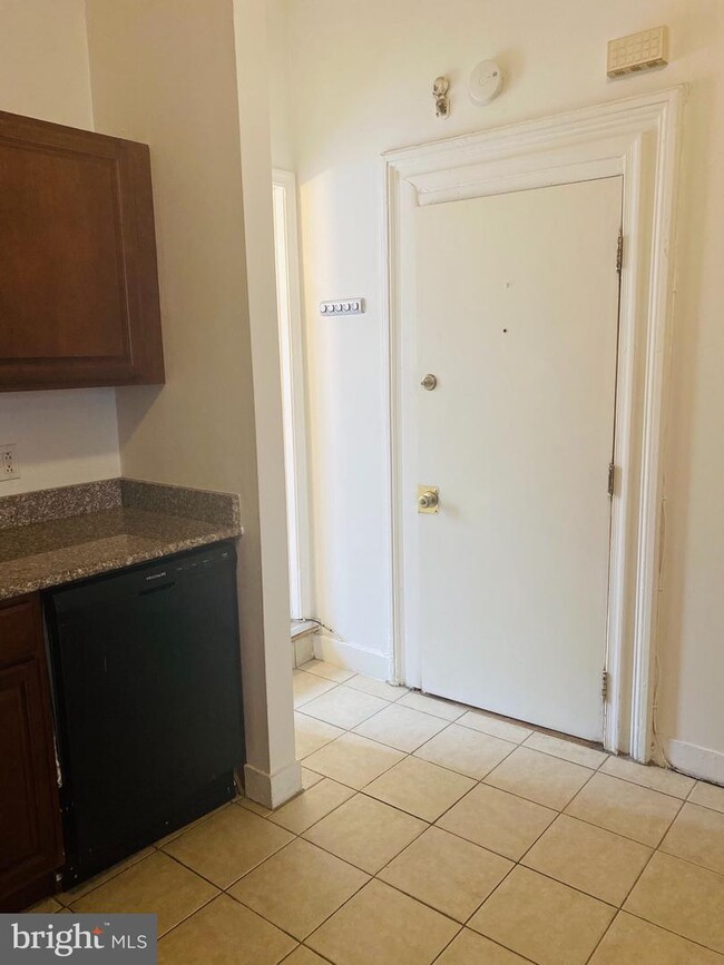 Building Photo - 810 N Calvert St