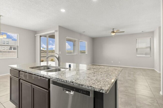 Building Photo - 5643 Linq Place Northeast