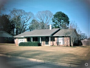 Building Photo - 108 Deer Trace