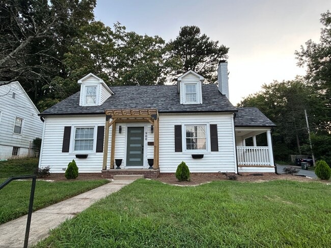 Building Photo - Available Soon! Ardmore WS, 4 Bedroom, 3 F...
