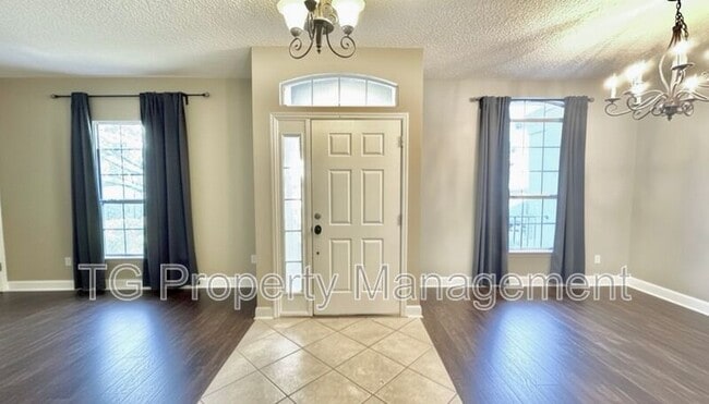 Building Photo - 614 Loire Ct