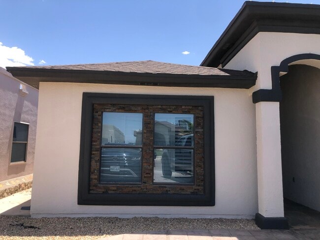 Building Photo - 3132 Tunnel Point Way