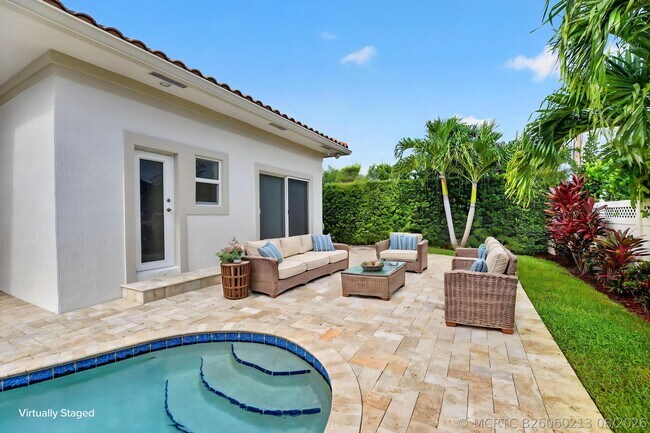 Building Photo - 899 Granada Dr