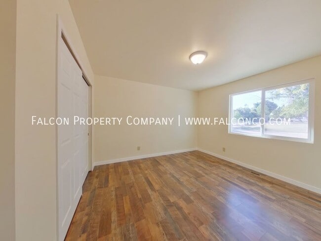 Building Photo - 475 Loomis Ave