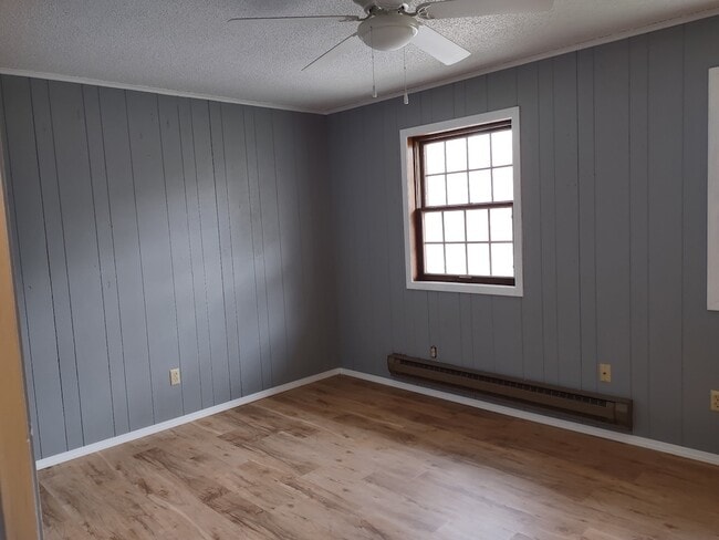 Building Photo - 405-D Church-