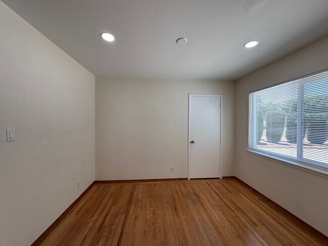 Building Photo - Stunning 3/2 Cambrian / Los Gatos border, ...