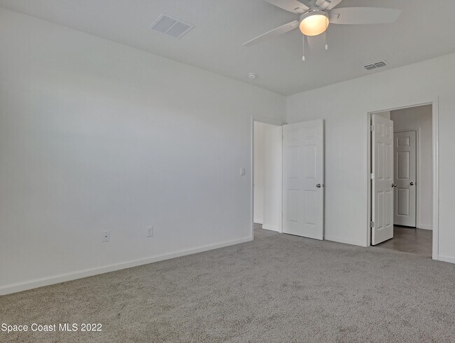 Building Photo - 7508 Tourmaline Dr