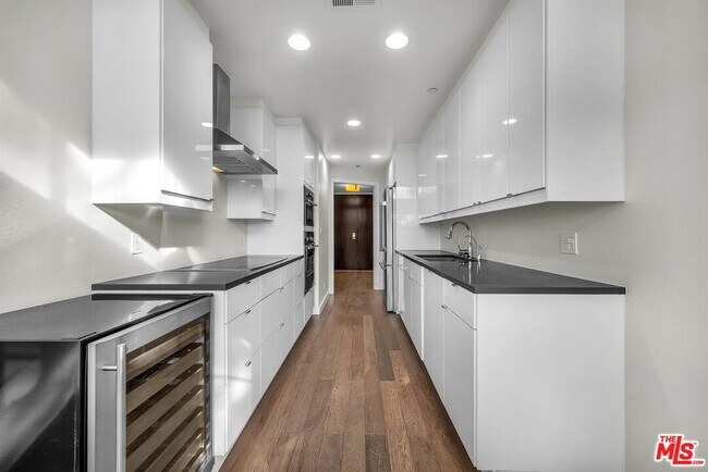 Building Photo - 200 N Swall Dr