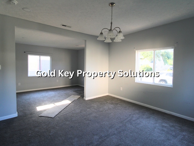 Building Photo - Beautifully Updated 3 BR 2 BA House in Alexandria (NO SECTION 8)