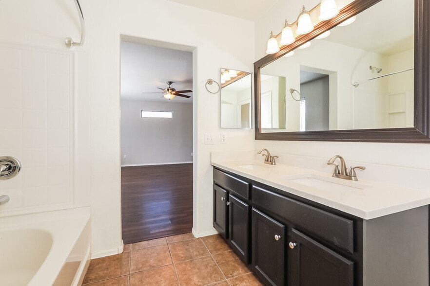 Building Photo - 1935 E Renegade Trail