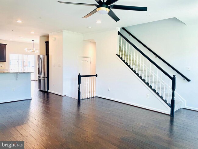 Building Photo - 7120 Beaumont Place
