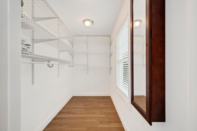 Building Photo - 430 S Highland Ave
