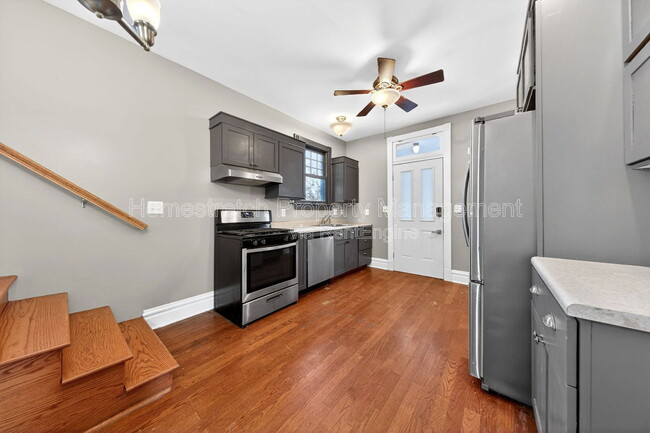 Building Photo - 2424 Oakland Ave