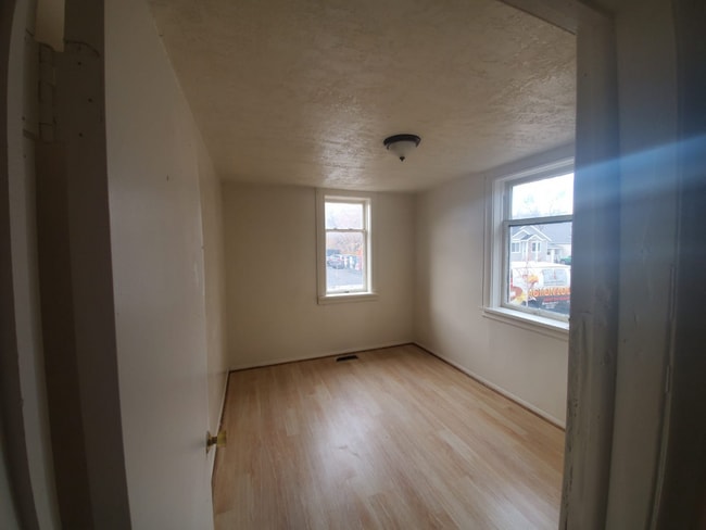 Building Photo - 1 Br Apartment on 28th St.