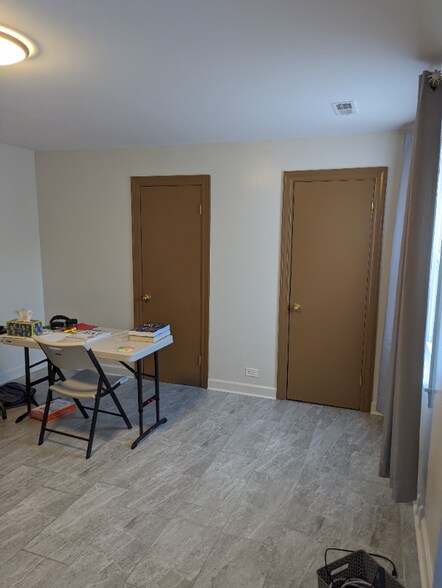 Building Photo - 3322 W Catalpa Ave