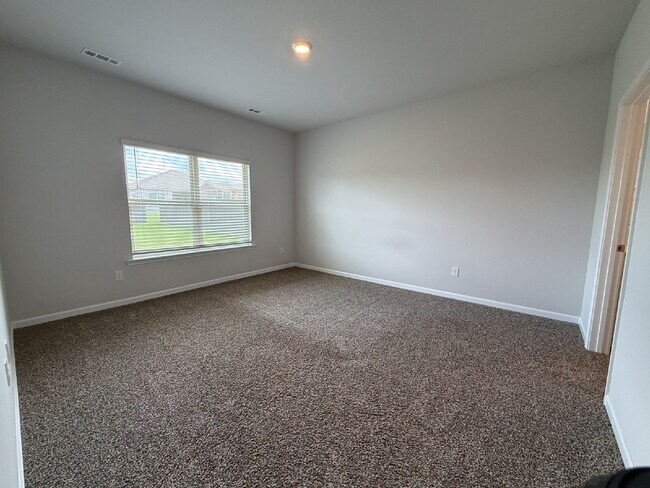 Building Photo - "Charming 3-Bedroom Retreat with Granite Elegance in Huntsville!"