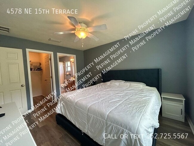 Building Photo - 4578 NE 15th Ter