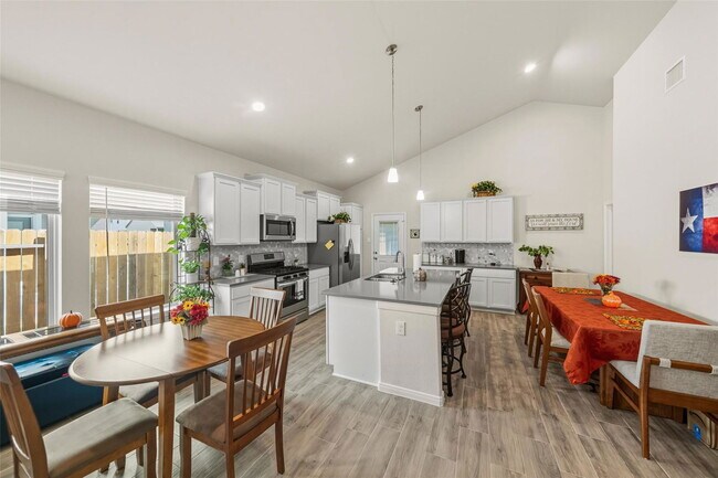 Building Photo - 9977 Tammy Ln