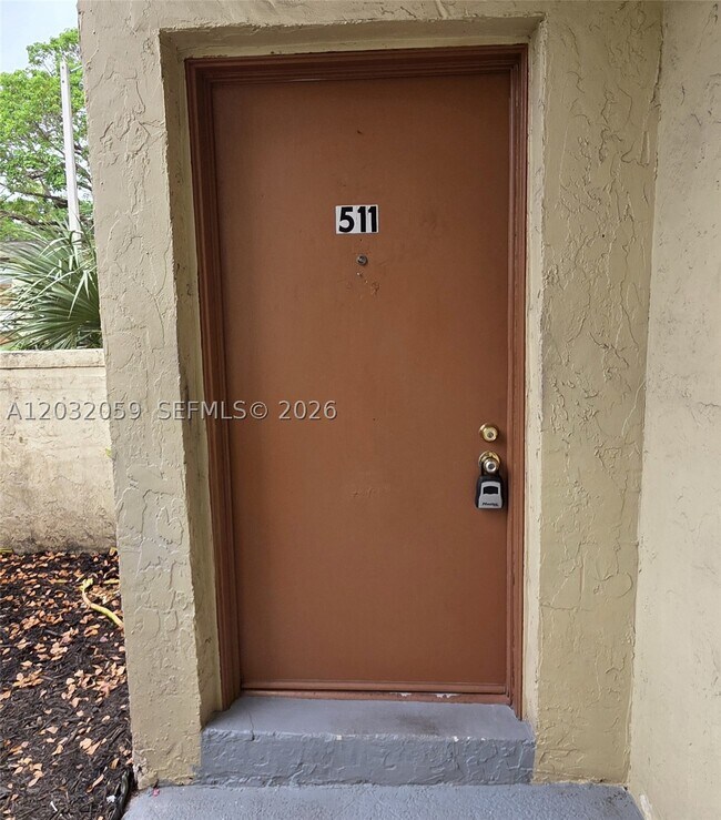 Building Photo - 5510 N Lakewood Cir