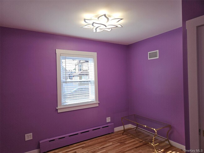 Building Photo - 94 Briggs Ave