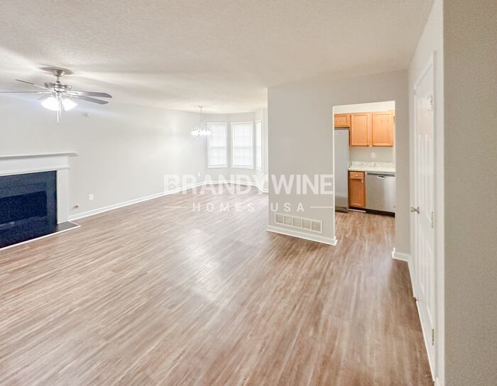 Building Photo - 700 Newport Dr