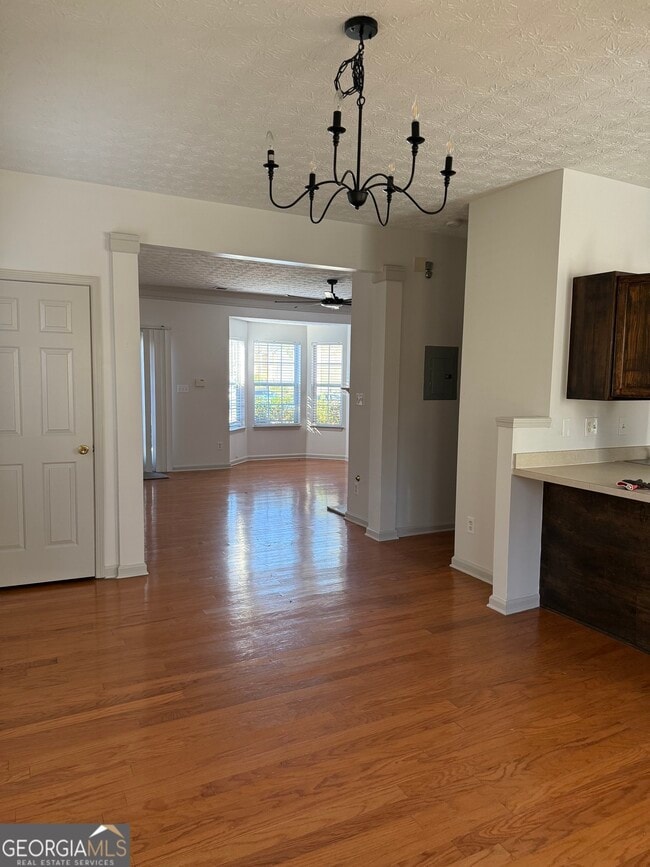 Building Photo - 5460 Hampton Ct