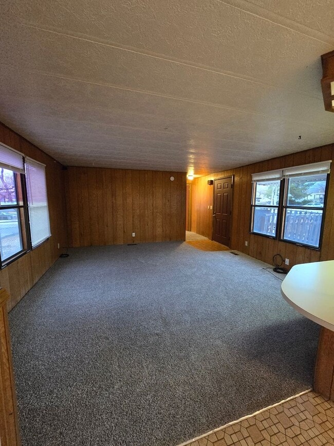 Building Photo - NE heights 3bed, 2 bath