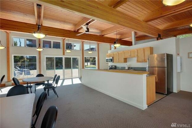 Building Photo - Beautiful Sand Point Condo with Pool & Garage Parking