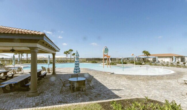 Building Photo - 3 bedroom Loren Cove Unit with Access to A...