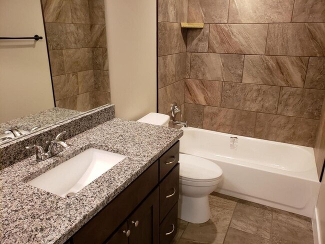 Building Photo - 42 E 1825 N