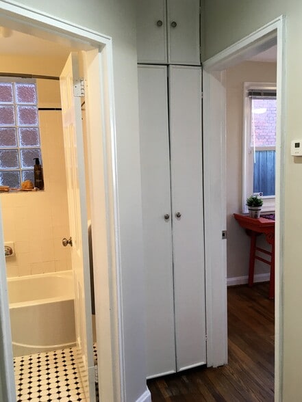 Building Photo - 1316 Constitution Ave NE