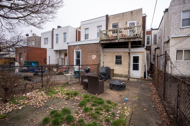 Building Photo - 2119 S 13th St