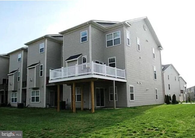Building Photo - 7376 Mockingbird Cir