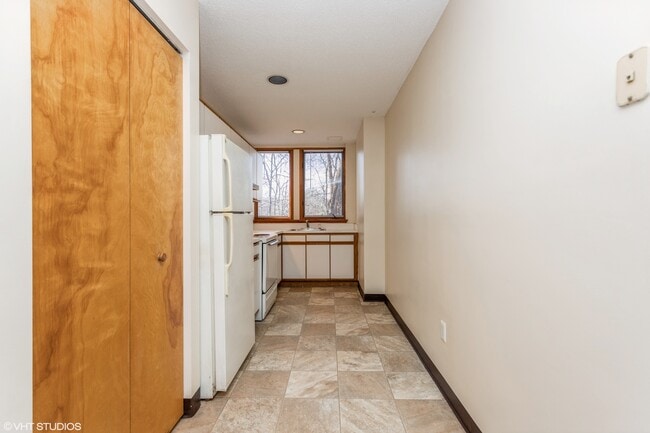 Building Photo - Augustana Homes Glenbrook (A 55+ Community)