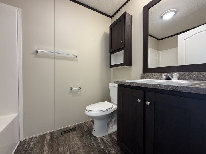Building Photo - 38019 Leverette Ave